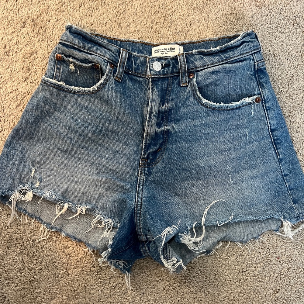 The 90s Relaxed Cutoff Short High Rise